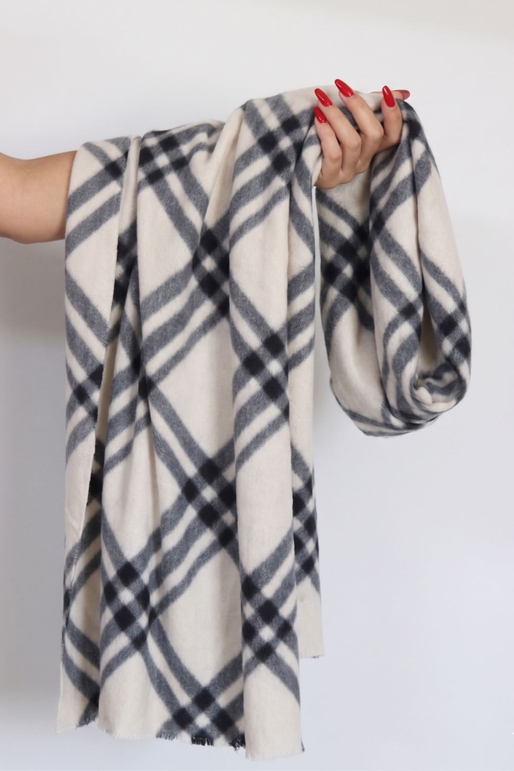 Blanket Scarf Vanilla Black Check-ACCESSORIES-kindacollection-Kinda