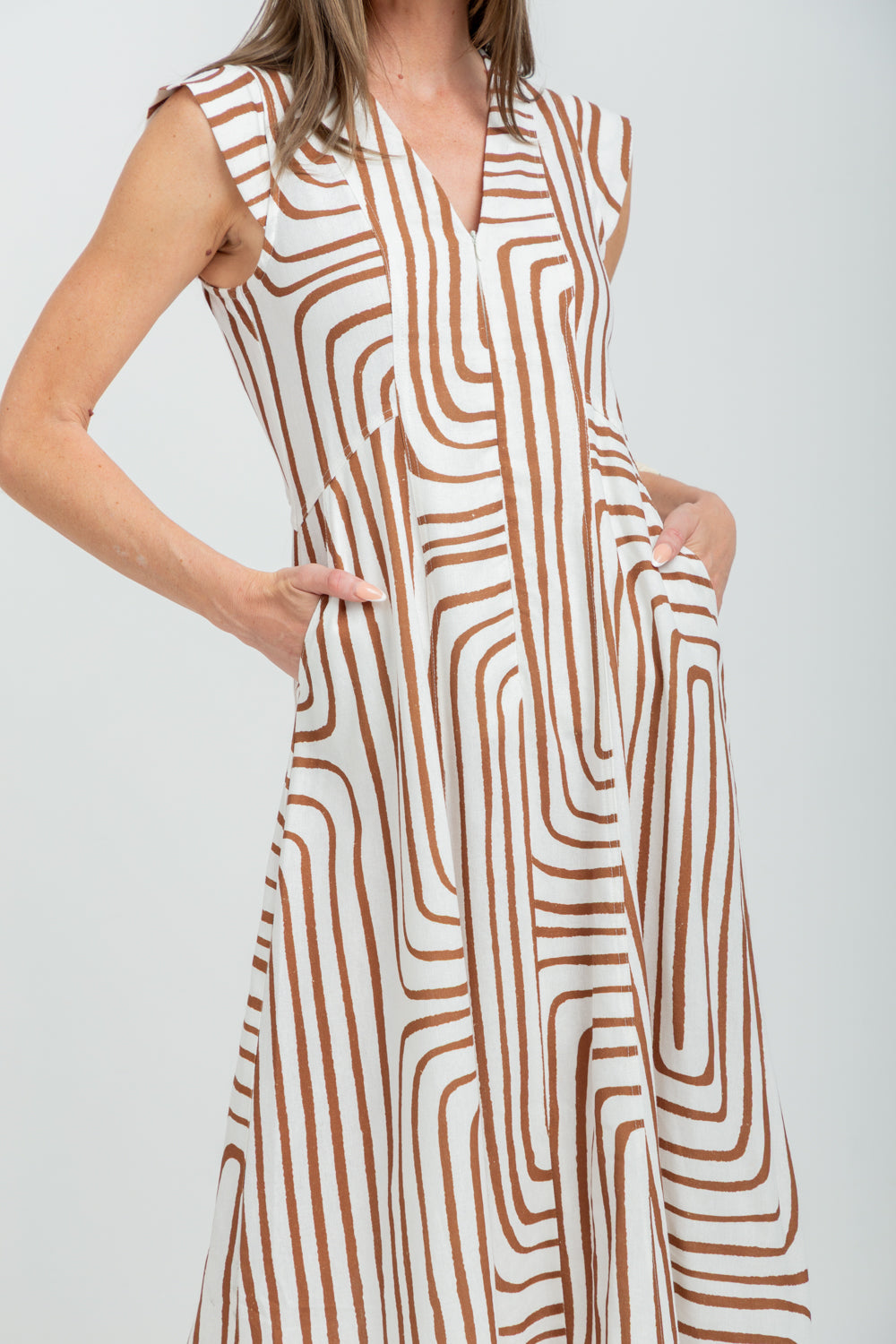 Gianna Dress Brown Geo Cap Sleeve-DRESSES-kindacollection-Kinda