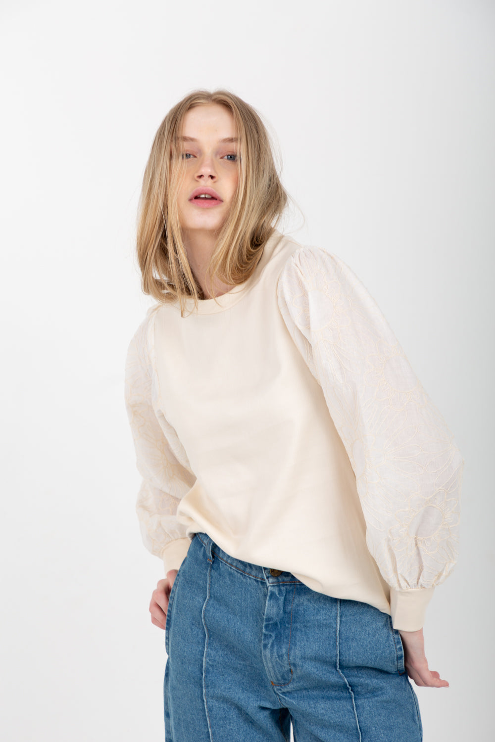 Livia Top Embroidered Ivory