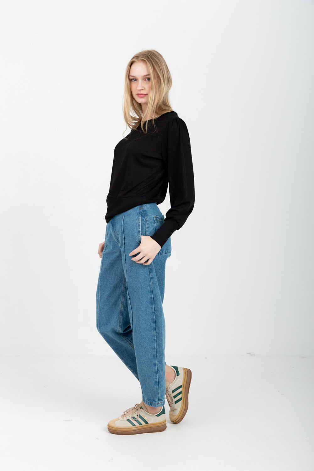 Zoe Top Black-TOPS-kindacollection-Kinda