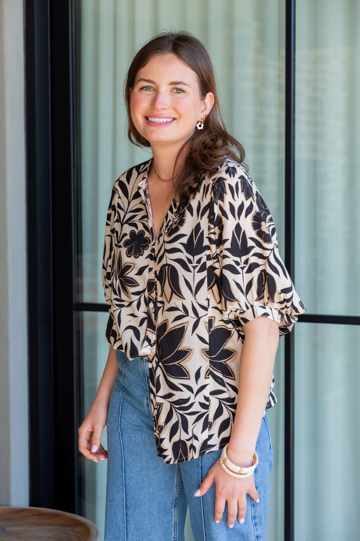Gabi Blouse Black Flower Print-TOPS-kindacollection-Kinda