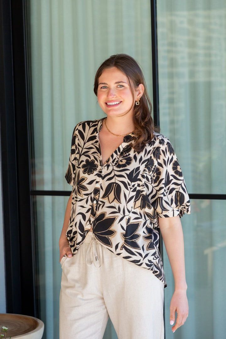 Gabi Blouse Black Flower Print-TOPS-kindacollection-Kinda