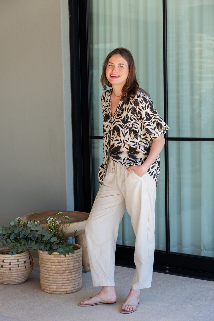 Gabi Blouse Black Flower Print-TOPS-kindacollection-Kinda