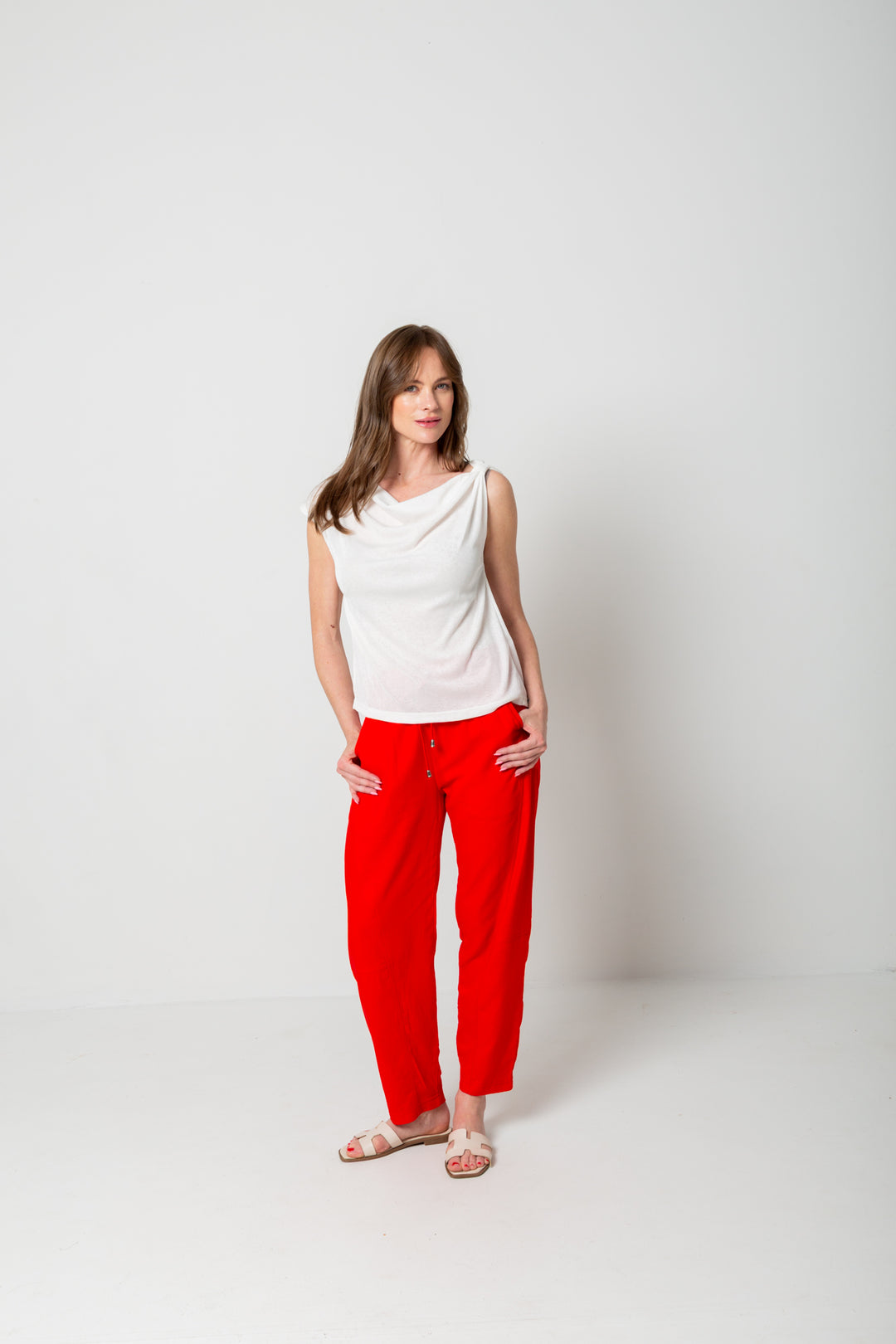Tiffany Barrel Pants Red-PANTS-Kindacollection-Kinda