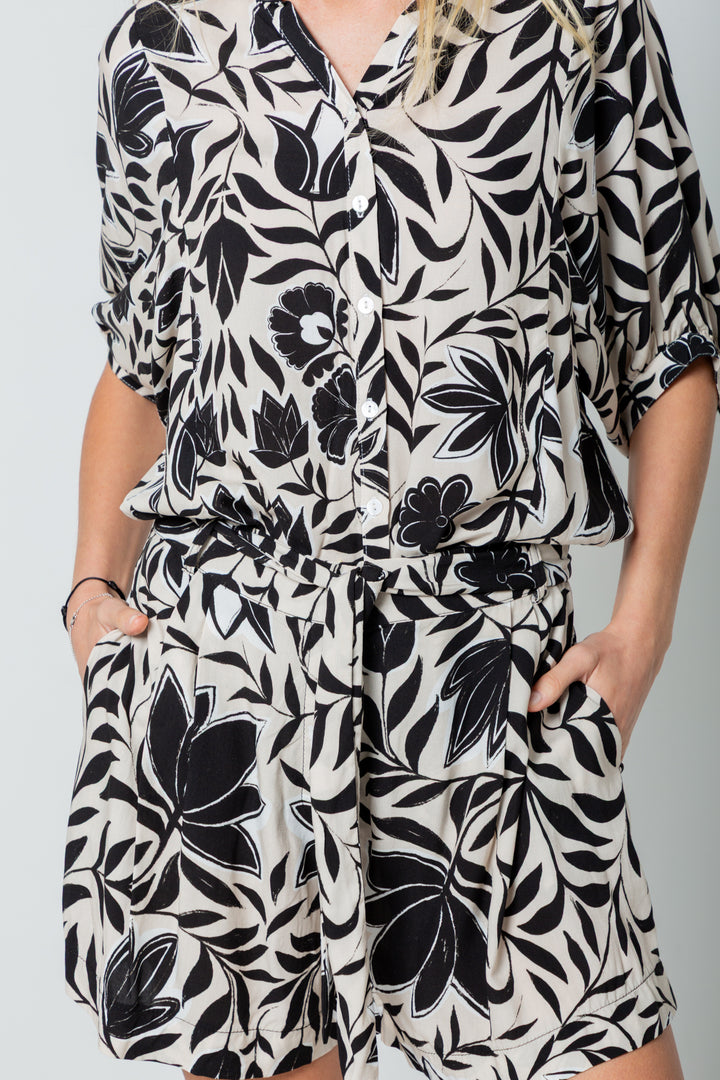 Michelle Shorts Black Flower-PANTS-Kindacollection-Kinda