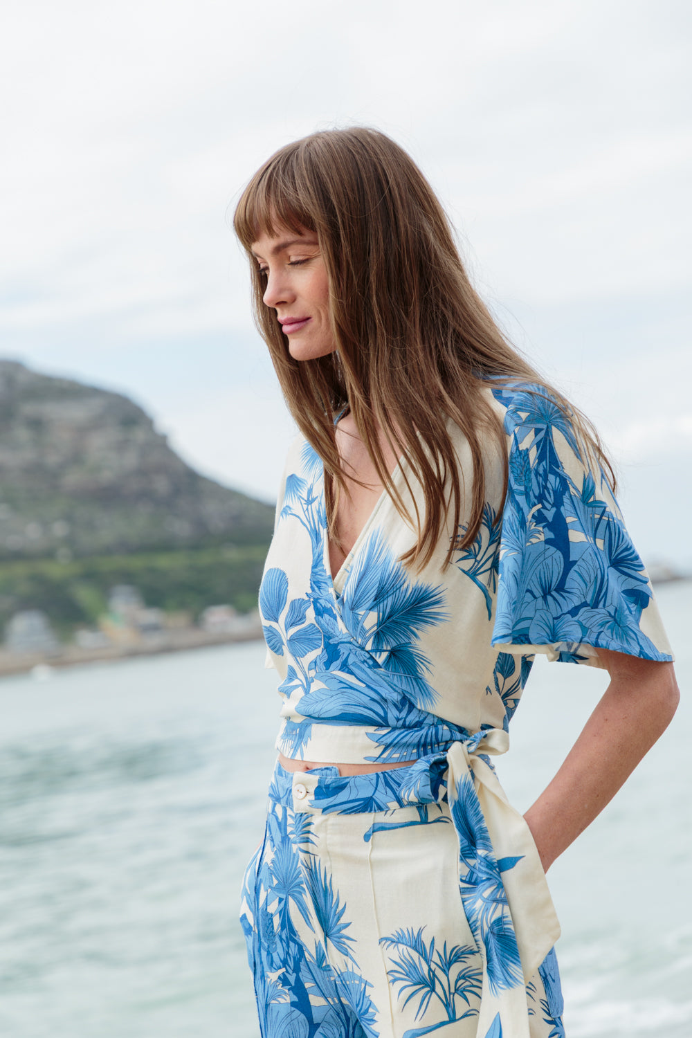 Lizari Crossover Blue Palm-TOPS-kindacollection-Kinda